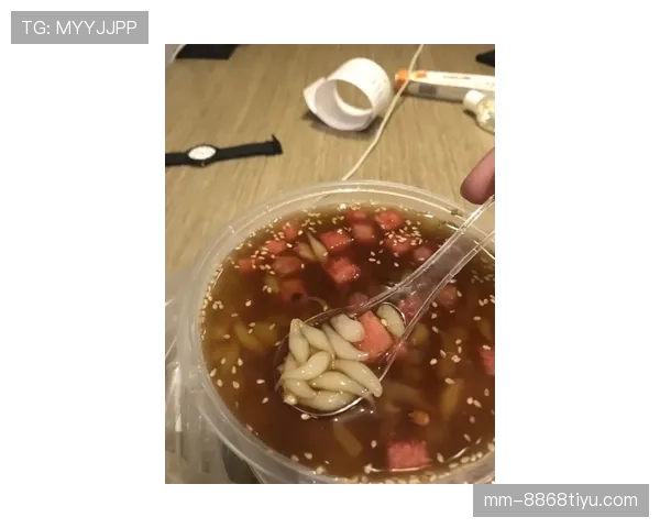 杨威家的早餐菜单，比我们一个月工资还贵