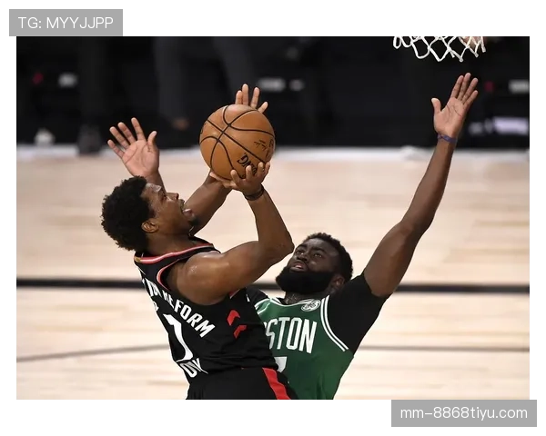 洛瑞借挡拆制造错位，提升进攻效率